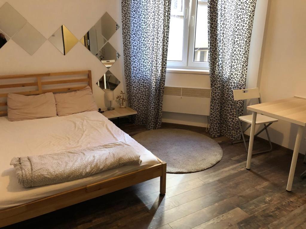 Апартаменты Studio Old Town By Dtm Properties Бухарест Экстерьер фото